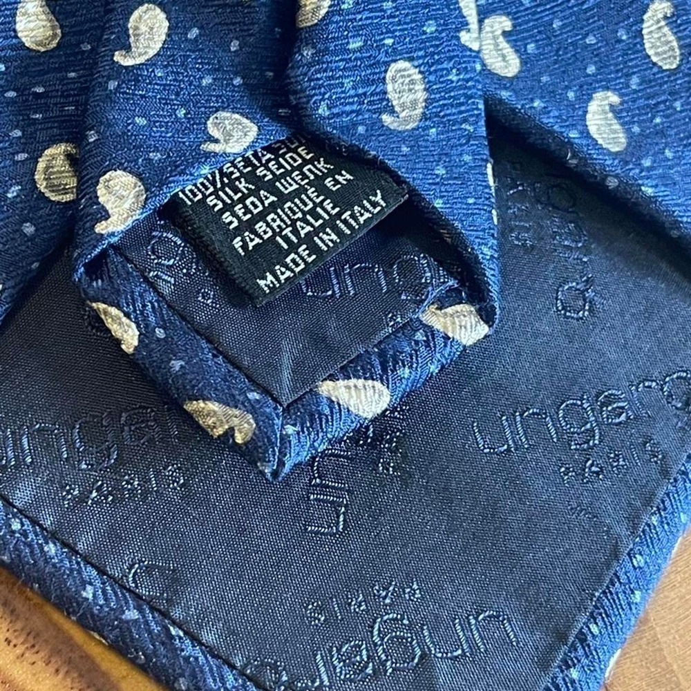 Emanuel Ungaro navy blue silk tie with gold paisley pattern - Picture 4 of 6